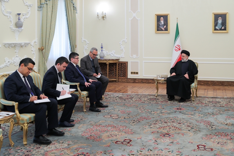 The Ambassador of Uzbekistan presented his credentials to the President of Iran